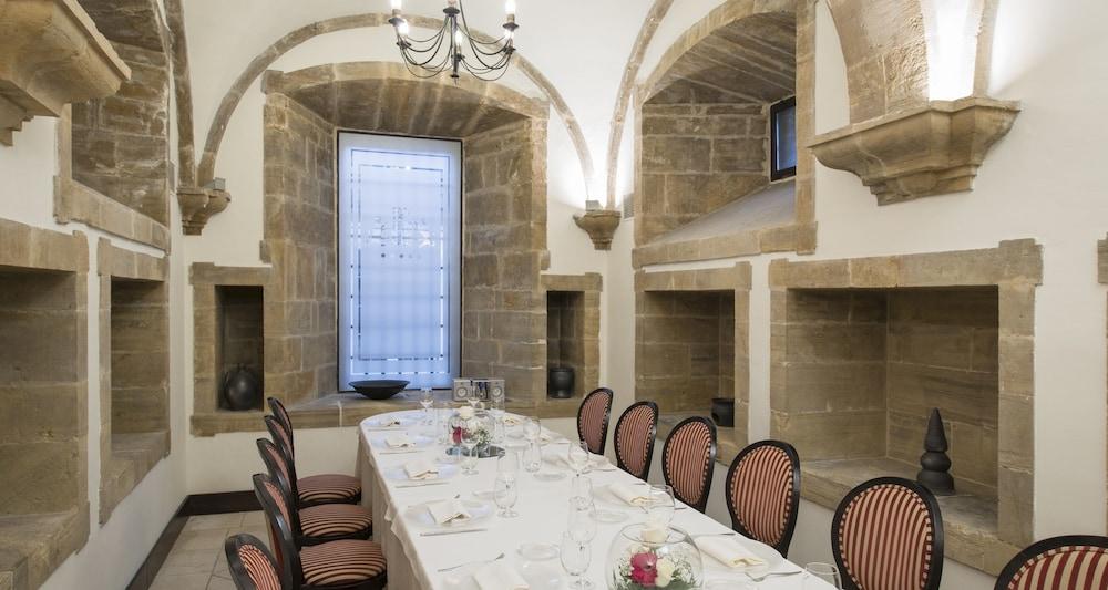 Palacio De Aviles Affiliated By Melia Kültér fotó The refectory