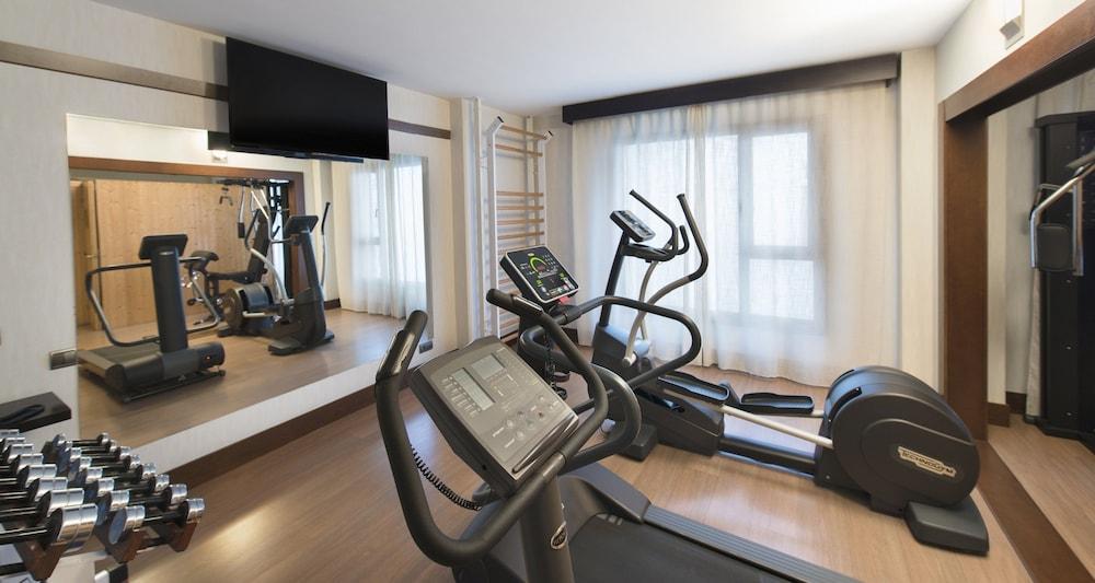 Palacio De Aviles Affiliated By Melia Kültér fotó A gym at a hotel