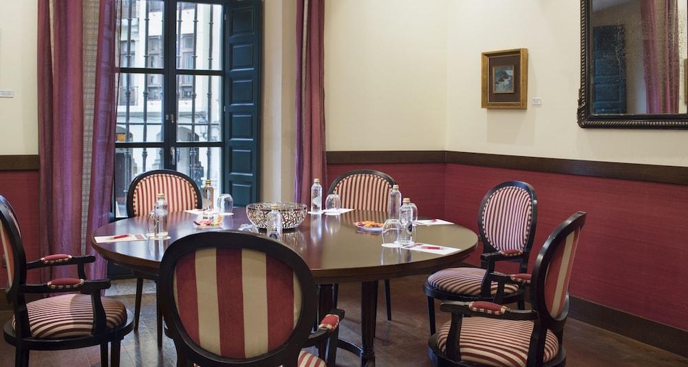 Palacio De Aviles Affiliated By Melia Kültér fotó The boardroom