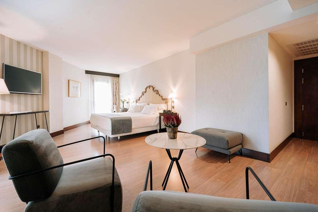 Palacio De Aviles Affiliated By Melia Szoba fotó A room at the hotel